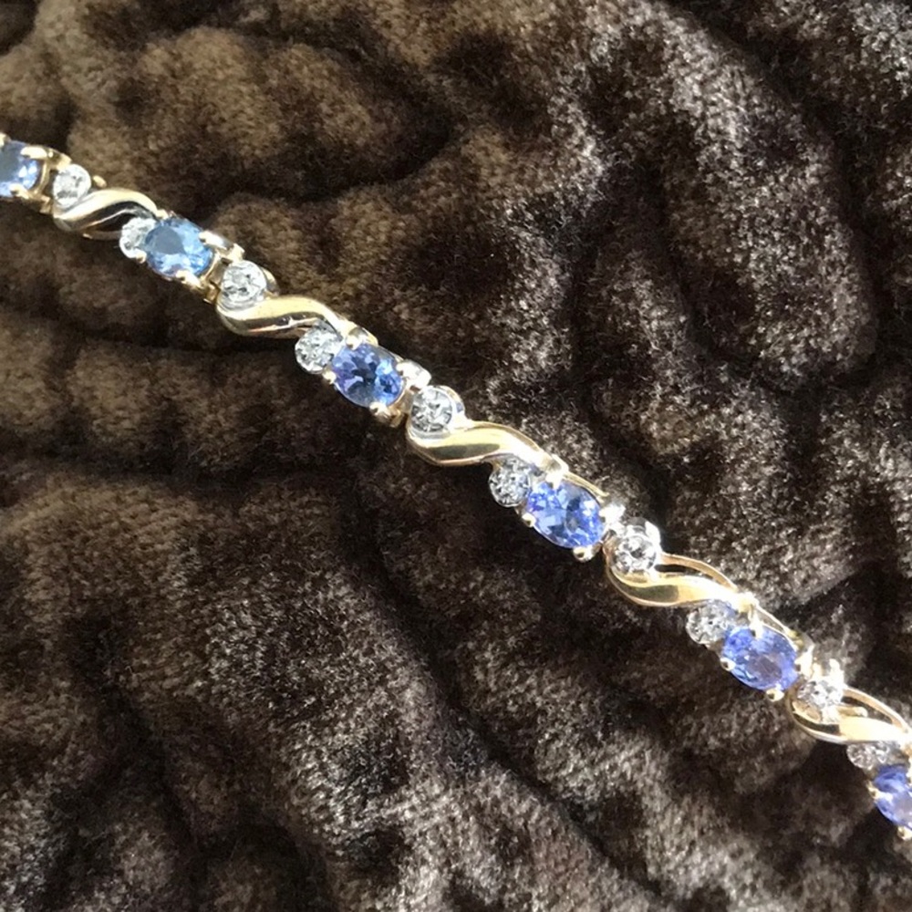 10k Gold Tanzanite & Diamond tennis Bracelet
NO LOWBALLS